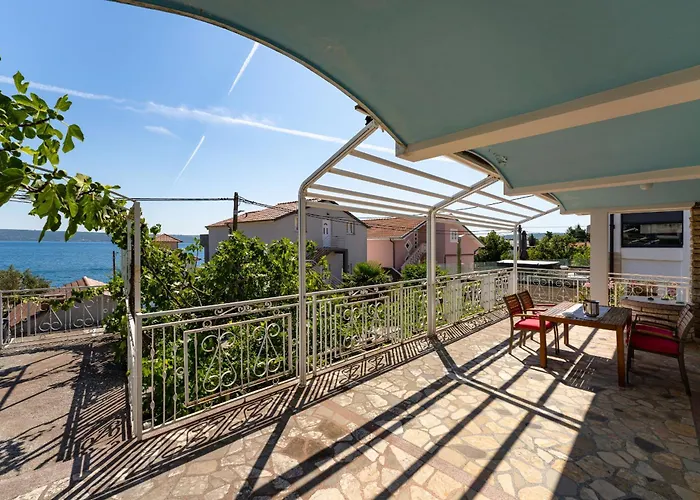 펜션 My Dalmatia - With Sea View Terrace 마슬레니차